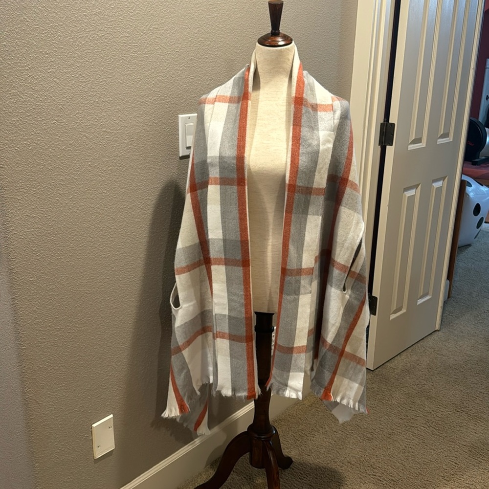 Cute - shawl - cape - cream. All one size.
